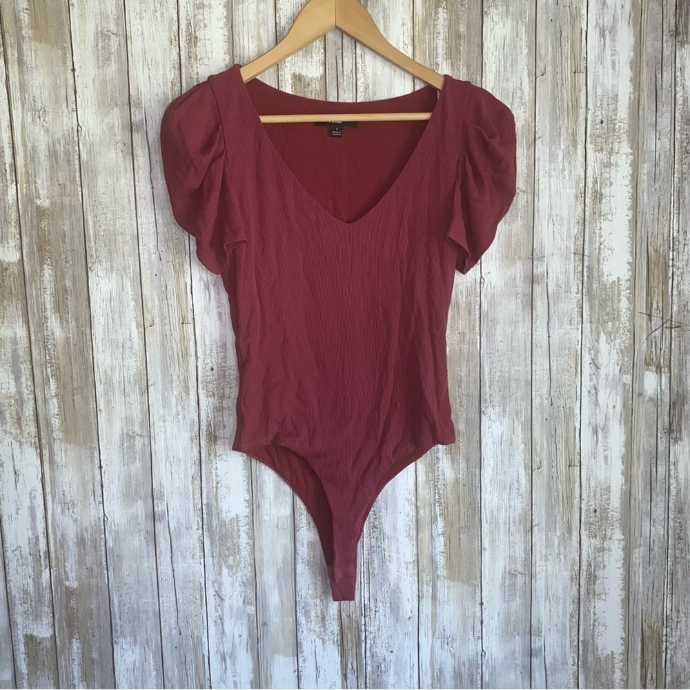 Lulus Maroon Puff Sleeve Bodysuit Small V Neck Stretch Thong Minimalist Top - Picture 2 of 6